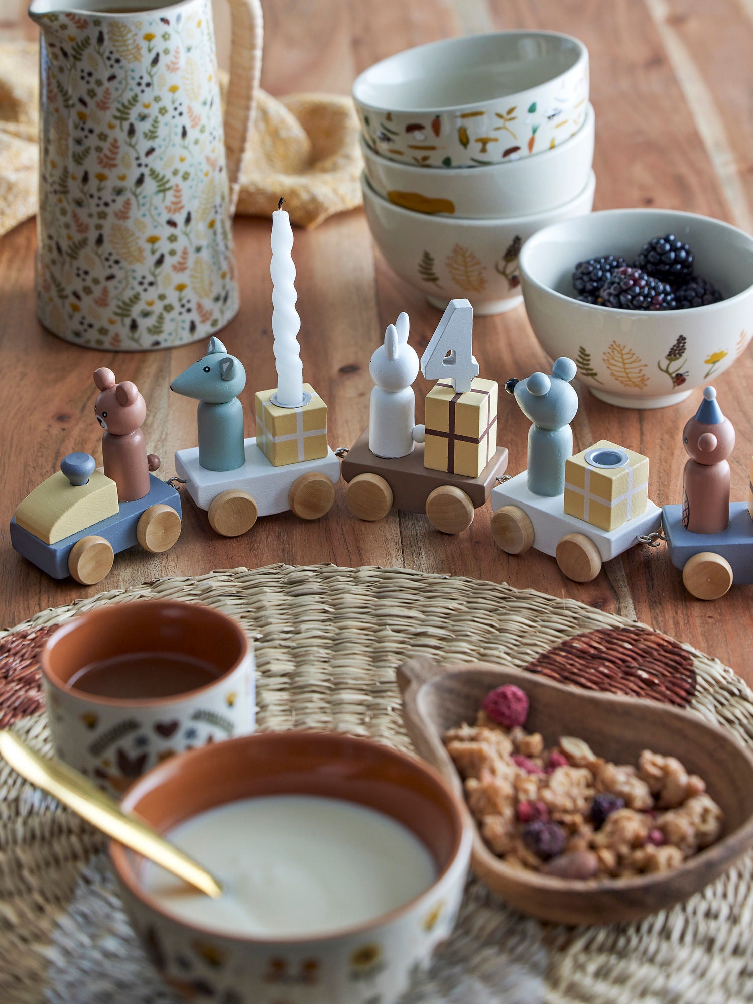 Bloomingville Mini Junaid Syntymäpäiväkoriste, Brown, FSC®100%, MDF