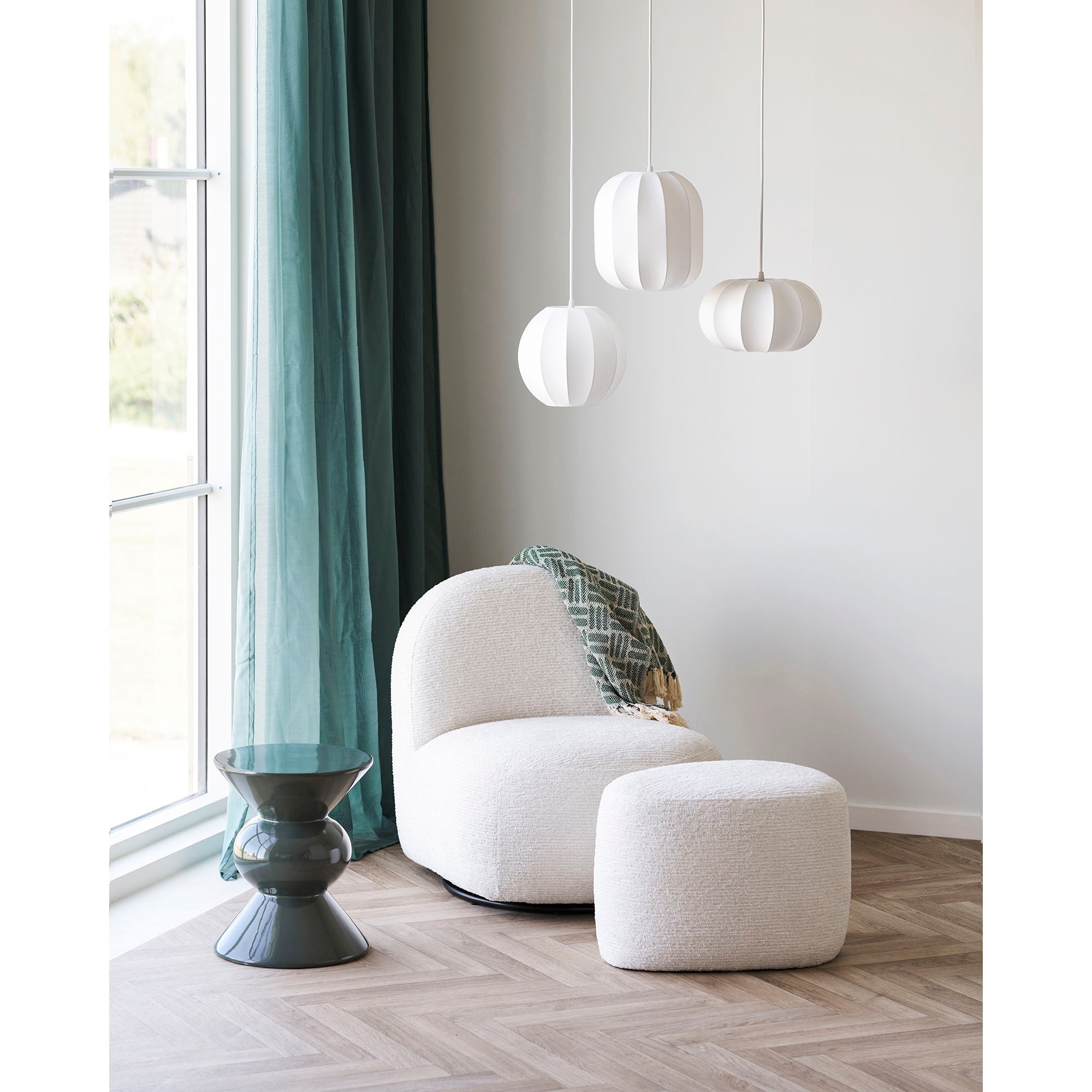 Milo Set - Lounge -tuoli ja puff, pois -valkoinen HN1081