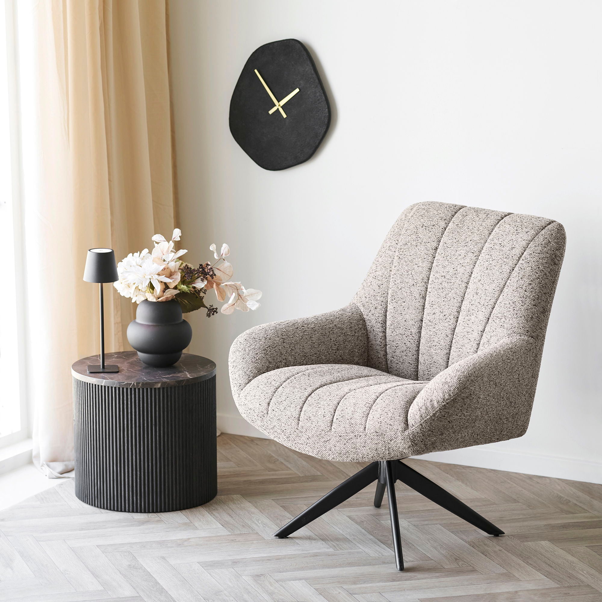 Grandola Lounge -tuoli - Lounge -tuoli kääntyvällä jalalla, harmaalla, mustalla jaloilla HN1086