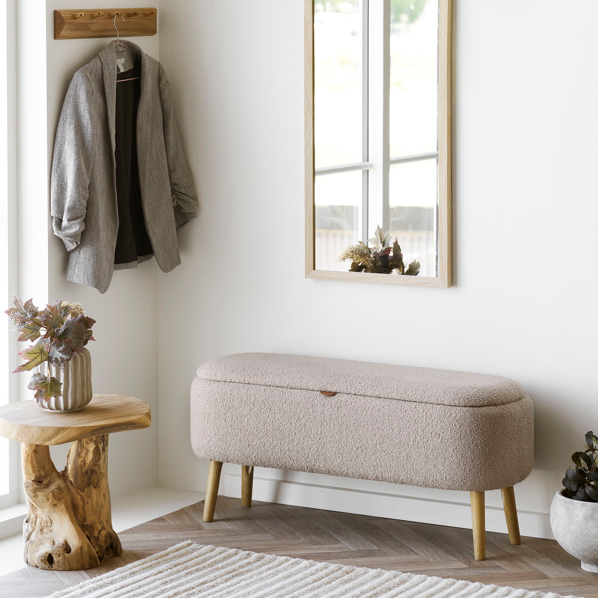 Harlow -penkki - Penkki varastolla, bouclé, beige 95x37x45 cm, HN1063