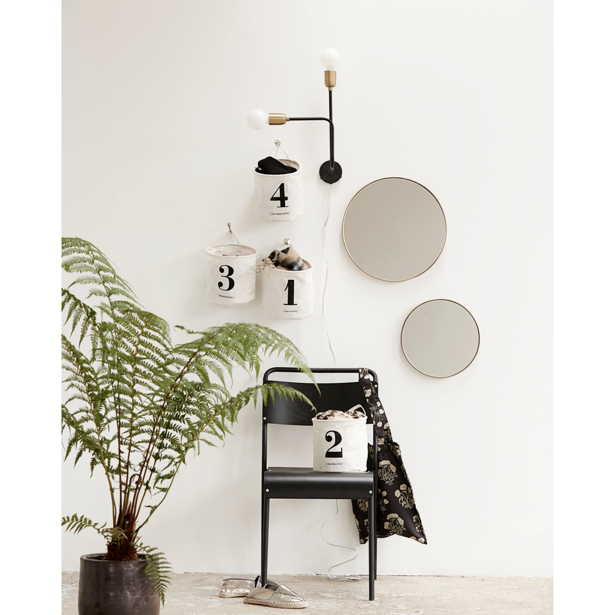 Seinävalaisin, HDmolekulaarinen, musta; Messinki