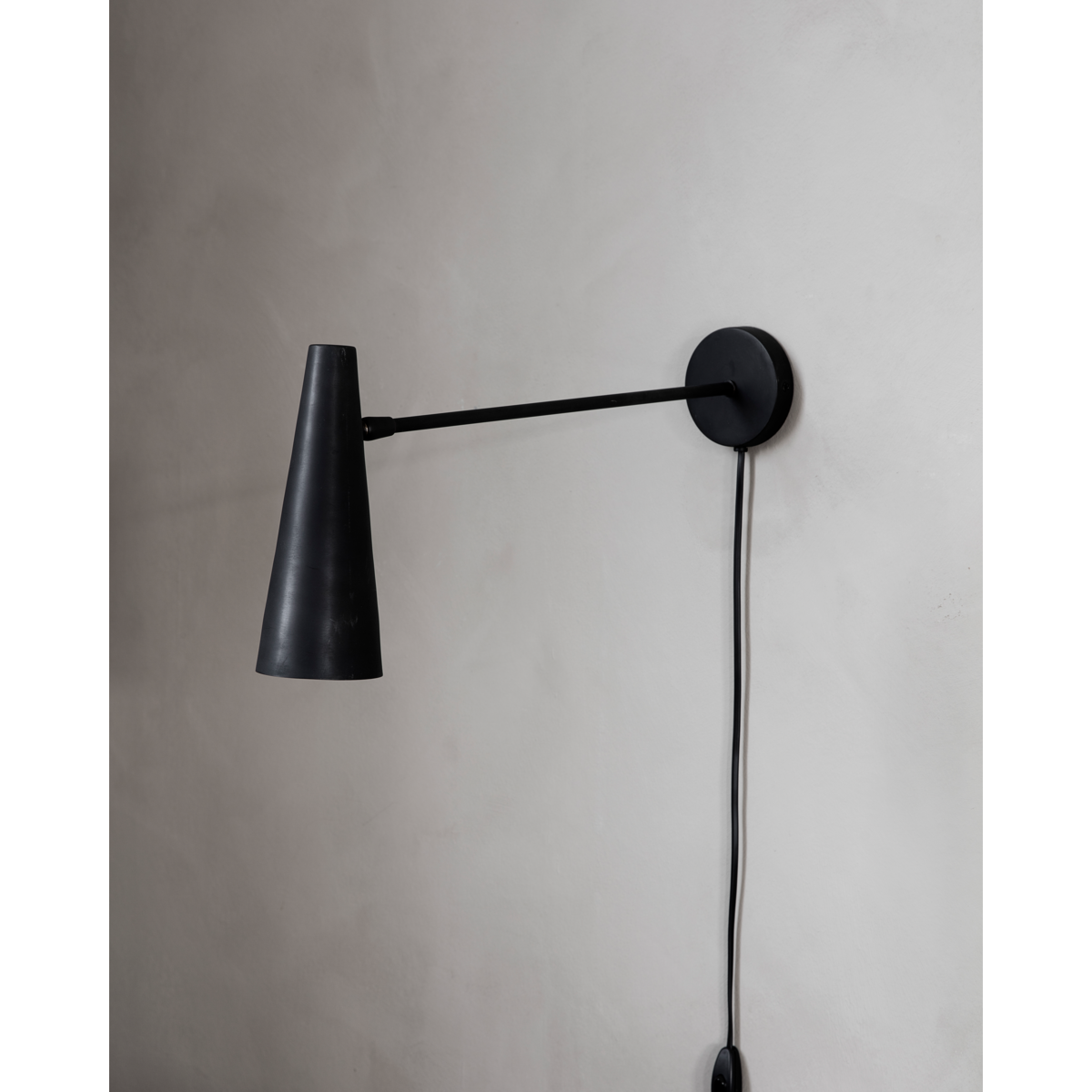 House Doctor - Seinävalaisin, HDPrecise, Matt musta