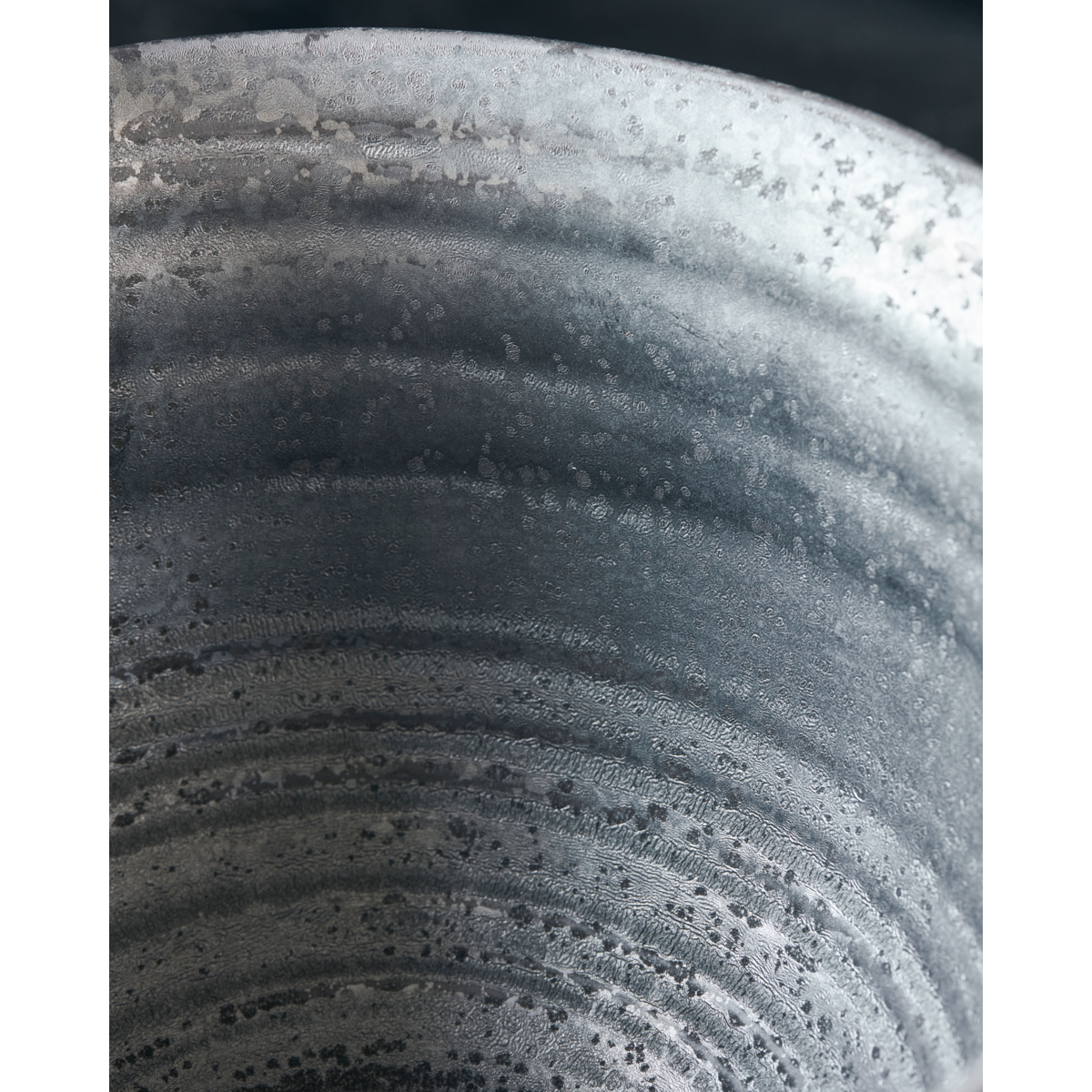 Kulho, hdpion, musta; ruskea