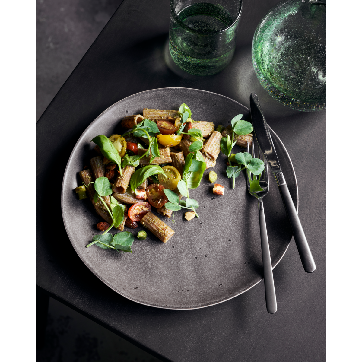 Päivällislevy, hdrustic, tummanharmaa