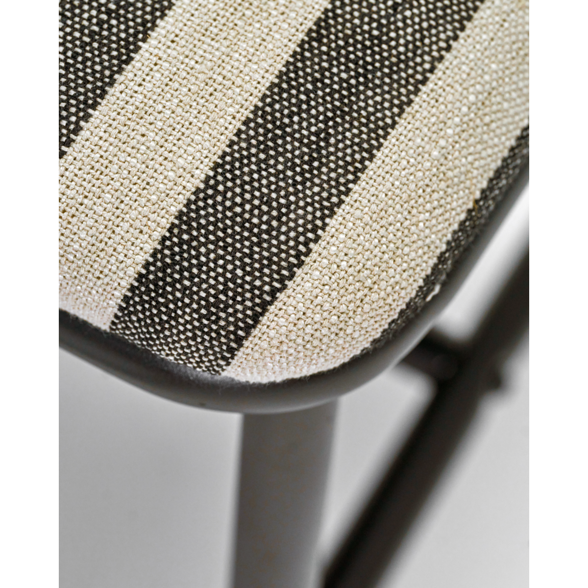 Jakkara, hdtoda, musta; valkoinen