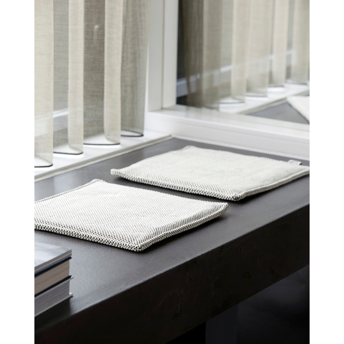 Istuintyyny, HDCUUN, musta; valkoinen