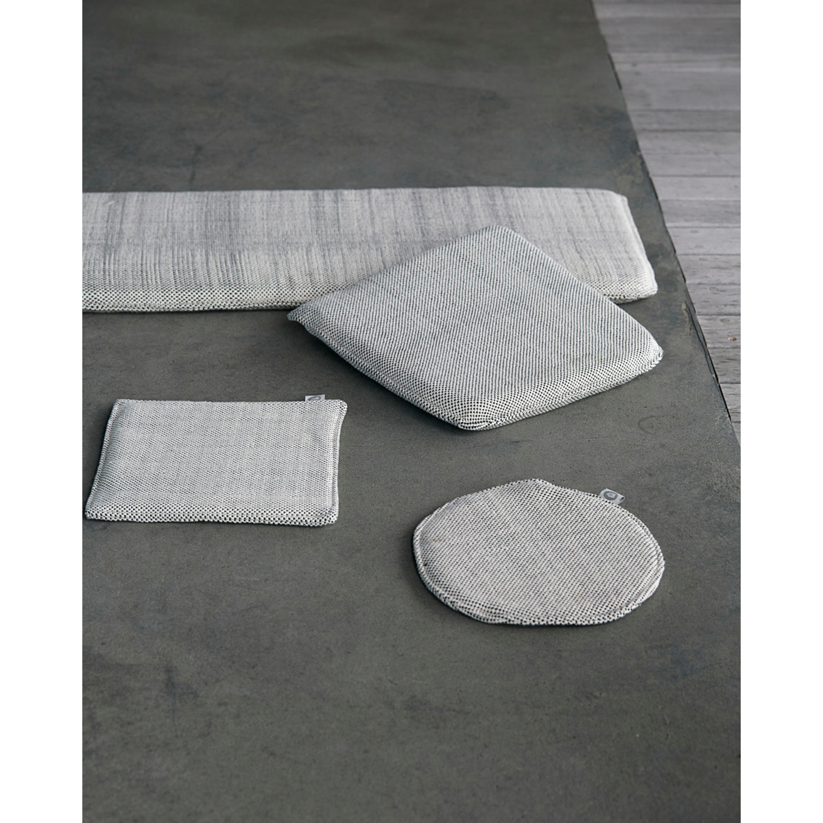 Istuintyyny, HDCUUN, musta; valkoinen