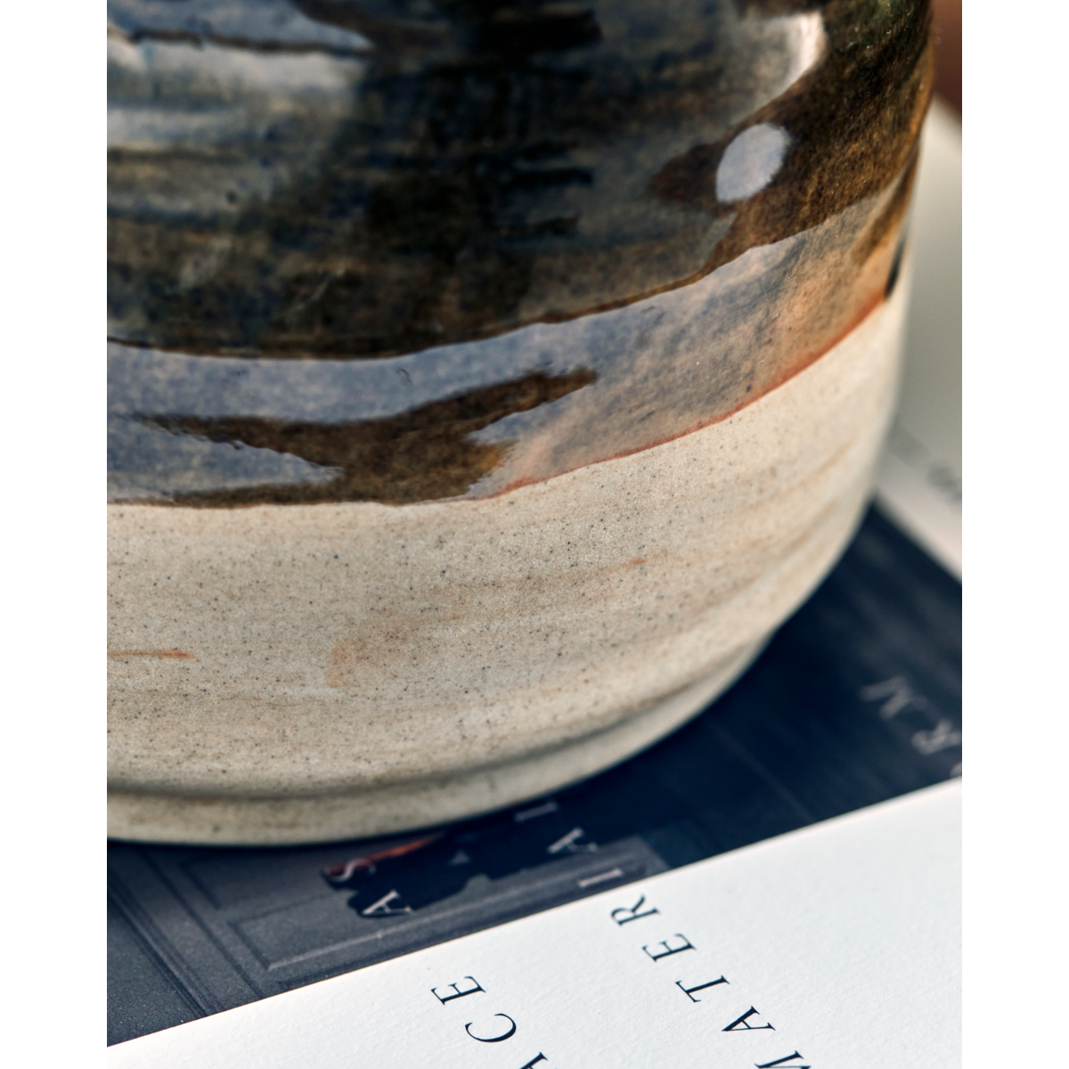 Yrttipot, hdhappy, musta