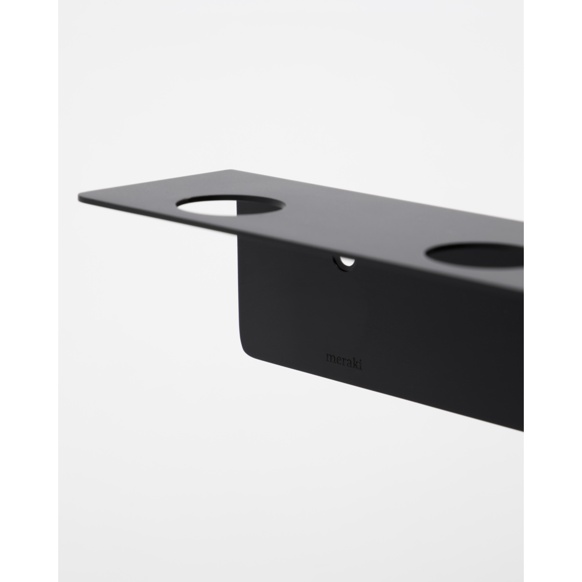 Pullon jousitus koukkuilla, harjattu musta viimeistely