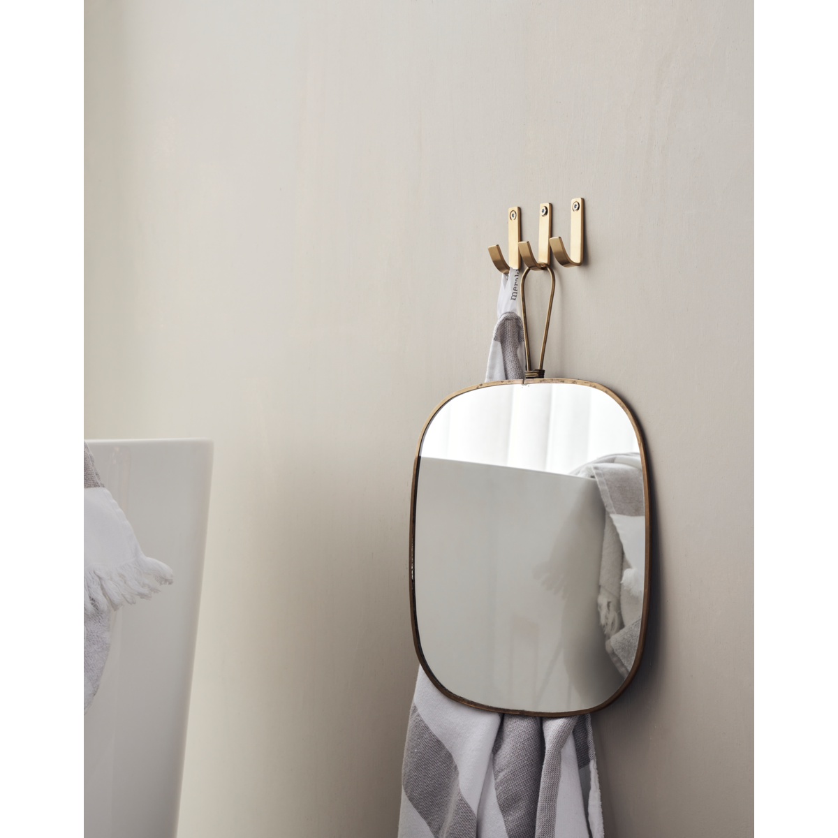 Koukku, mthapsus, harjattu messinkipinta