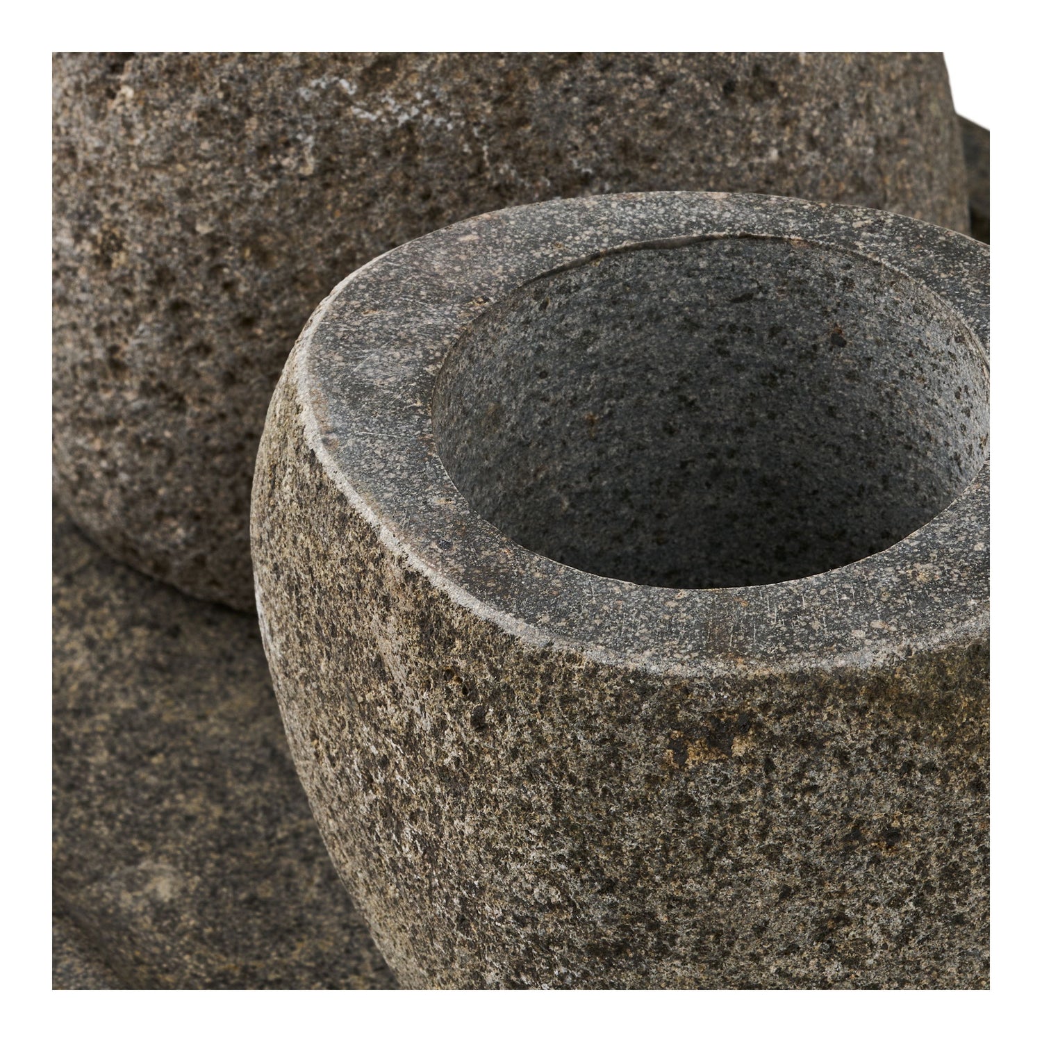 Gara -kylpyhuonesarja - kylpyhuoneen sarja, säilytyslaatikot, saippuan annostelija, takaosa