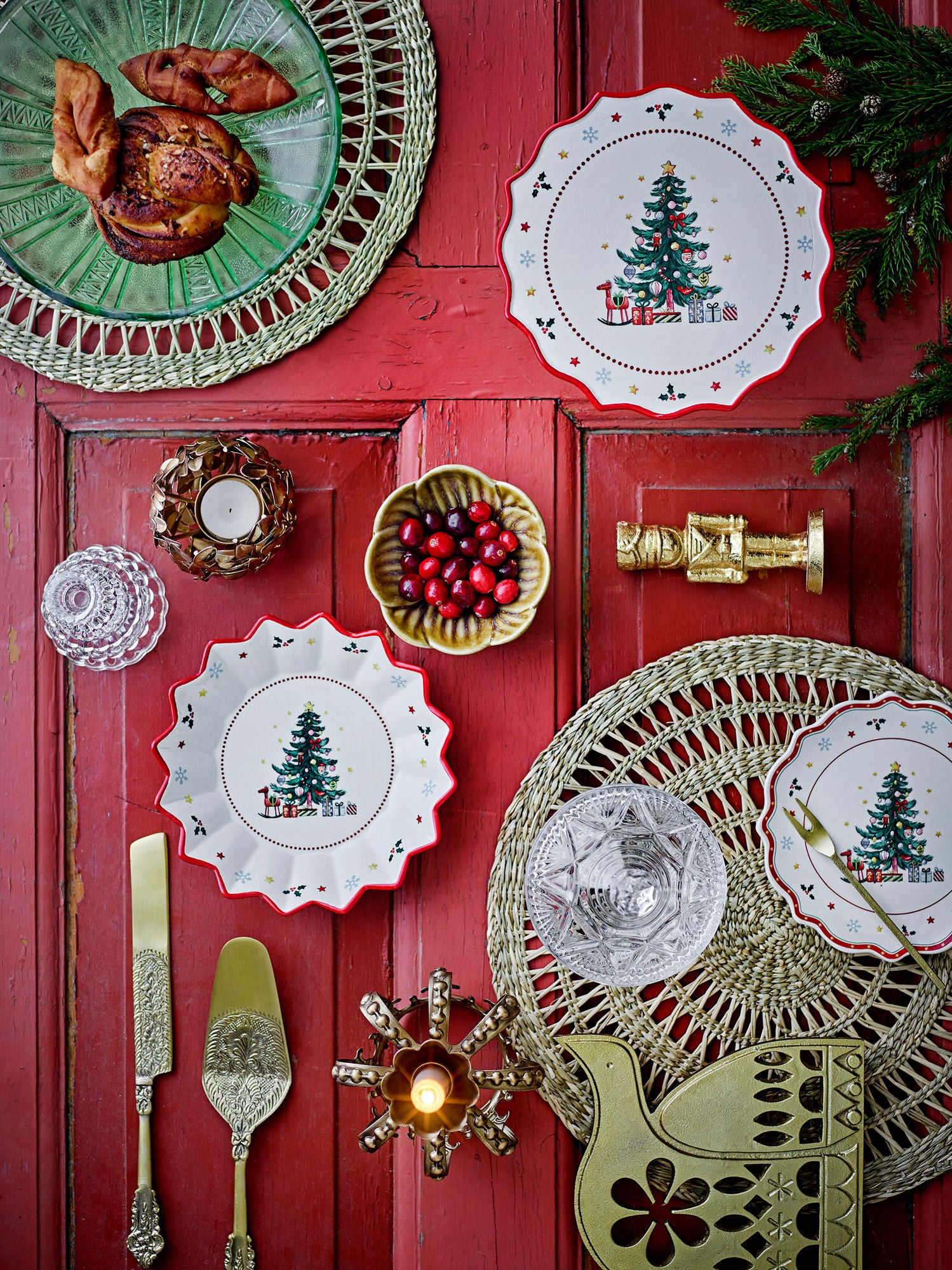 Bloomingville Naive Cake Dish, punainen, keramiikka