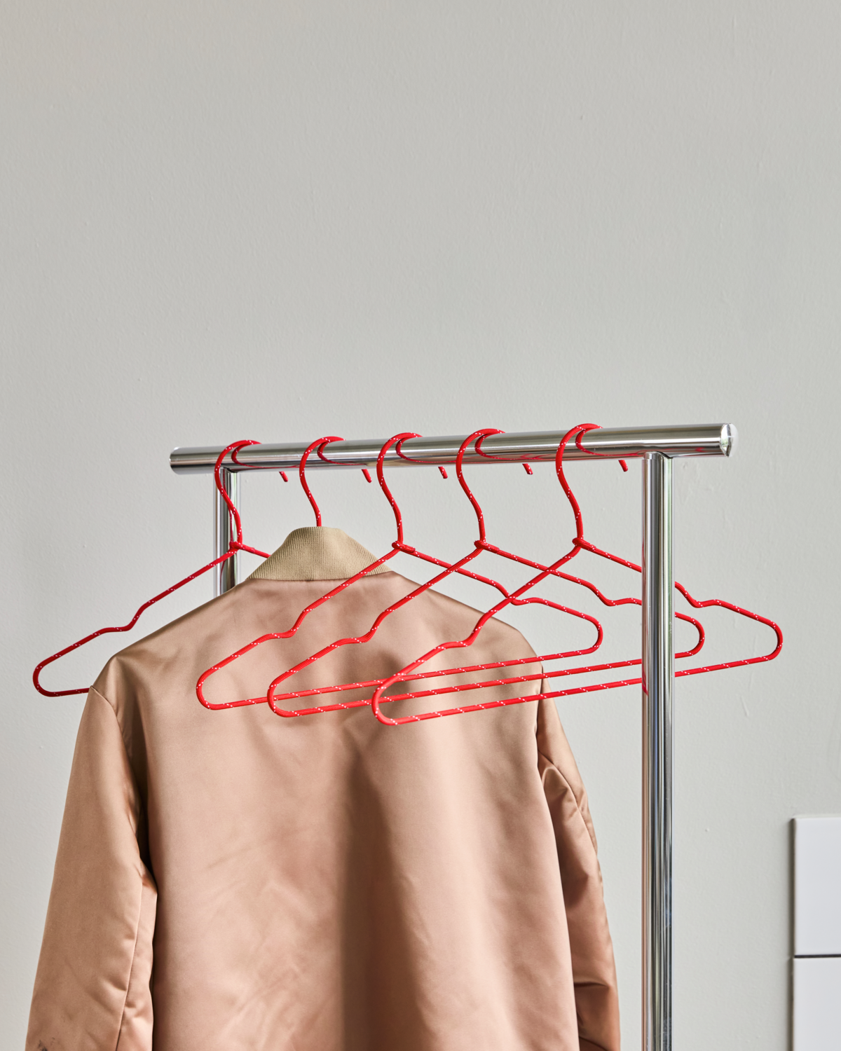 Ripustin, HDWire, punainen