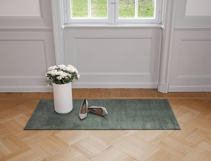 TÆPPE/MÅTTE 90 x 200 CM - UNI COLOR/DUSTY GREEN - Tica Copenhagen - DesignGaragen.dk