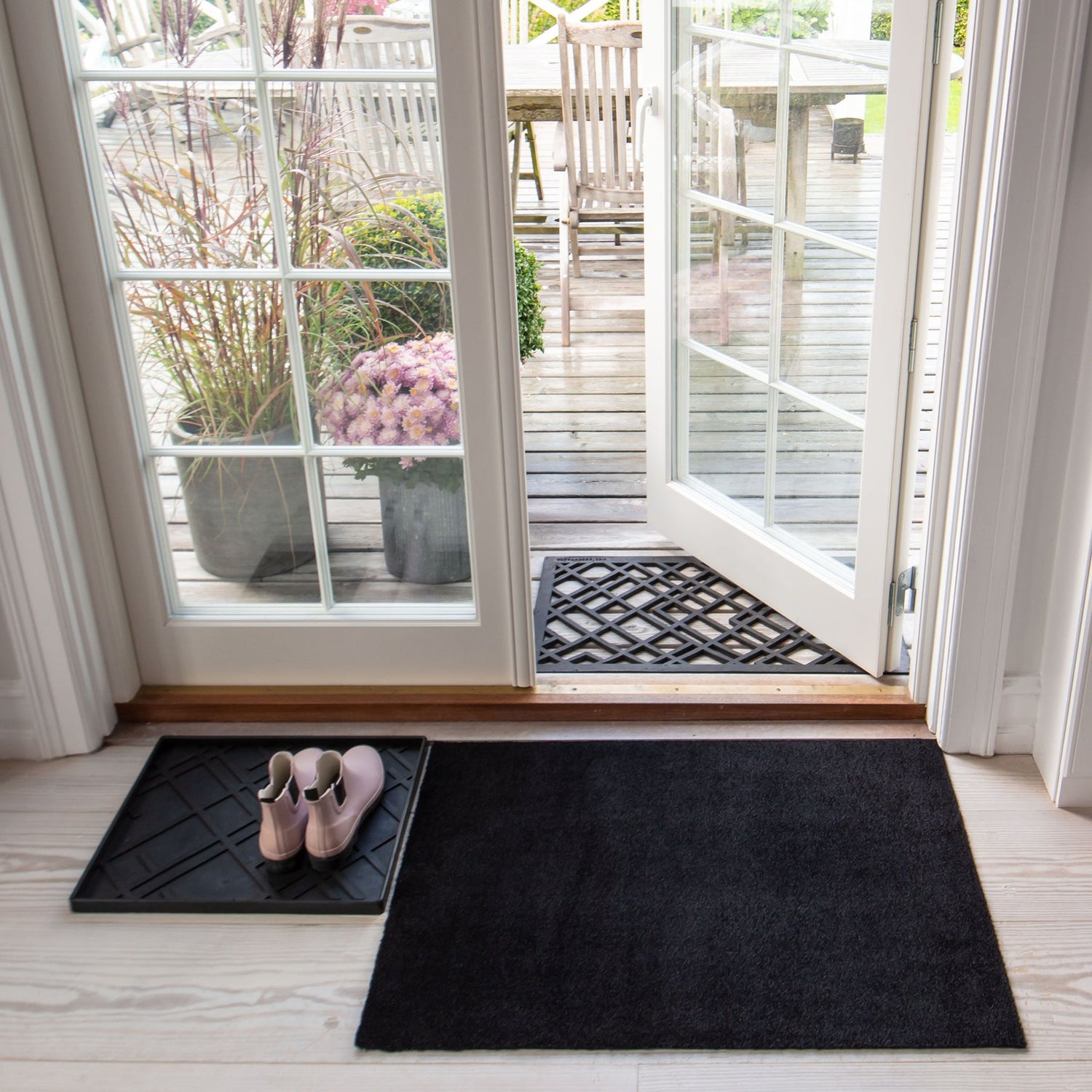 GULVMÅTTE 60 x 90 CM - UNI COLOR/BLACK - Tica Copenhagen - DesignGaragen.dk