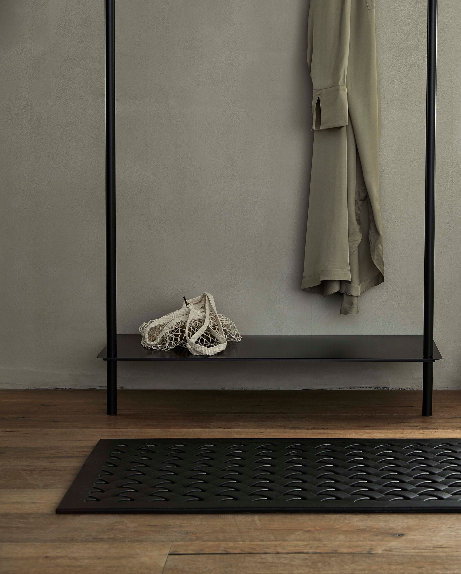 CALLA DOWORMAT Kumissa - 61x142 cm - musta