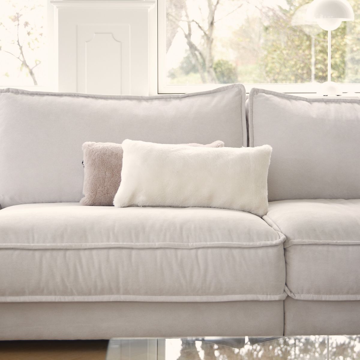 Lampaannahkainen tyyny | Mokasiini | Kaksipuolinen | 28x56 cm