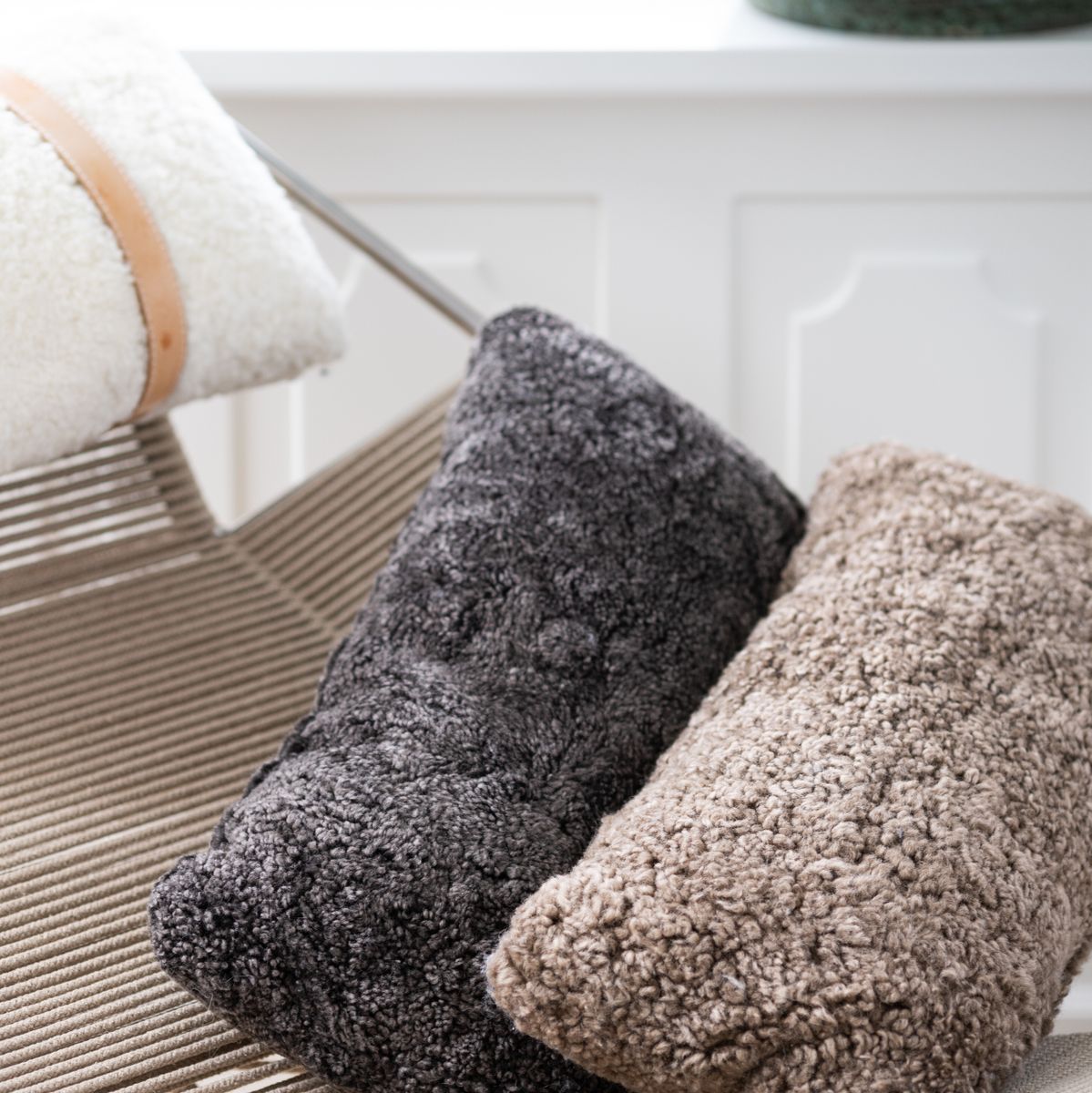 Lampaannahkainen tyyny | Lyhytkarvainen | Uusi-Seelanti | Kaksipuolinen | 30x60 cm