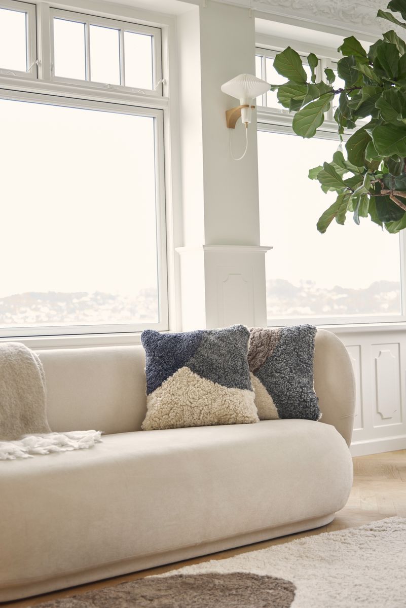 Kolmivärinen lampaannahkainen tyyny | Lyhytkarvainen | Uusi-Seelanti | Kaksipuolinen | 46x46 cm