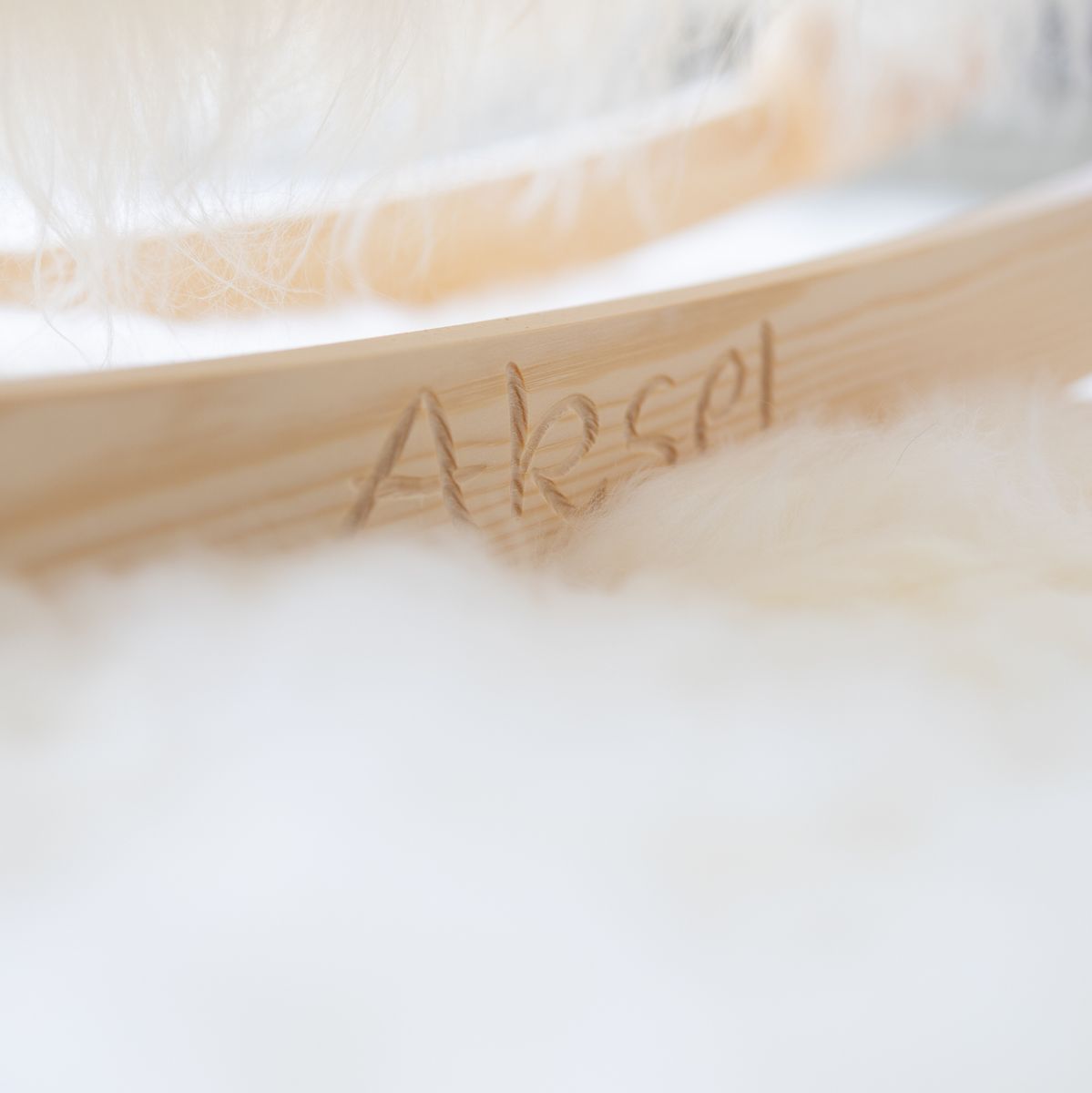 Manray Povl Kjer Design | Pitkäkarvainen lampaannahka | Iso P85xL25xK60 cm