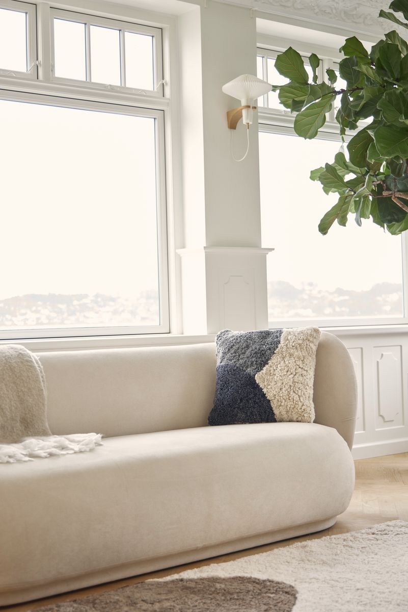 Kolmivärinen lampaannahkainen tyyny | Lyhytkarvainen | Uusi-Seelanti | Kaksipuolinen | 46x46 cm