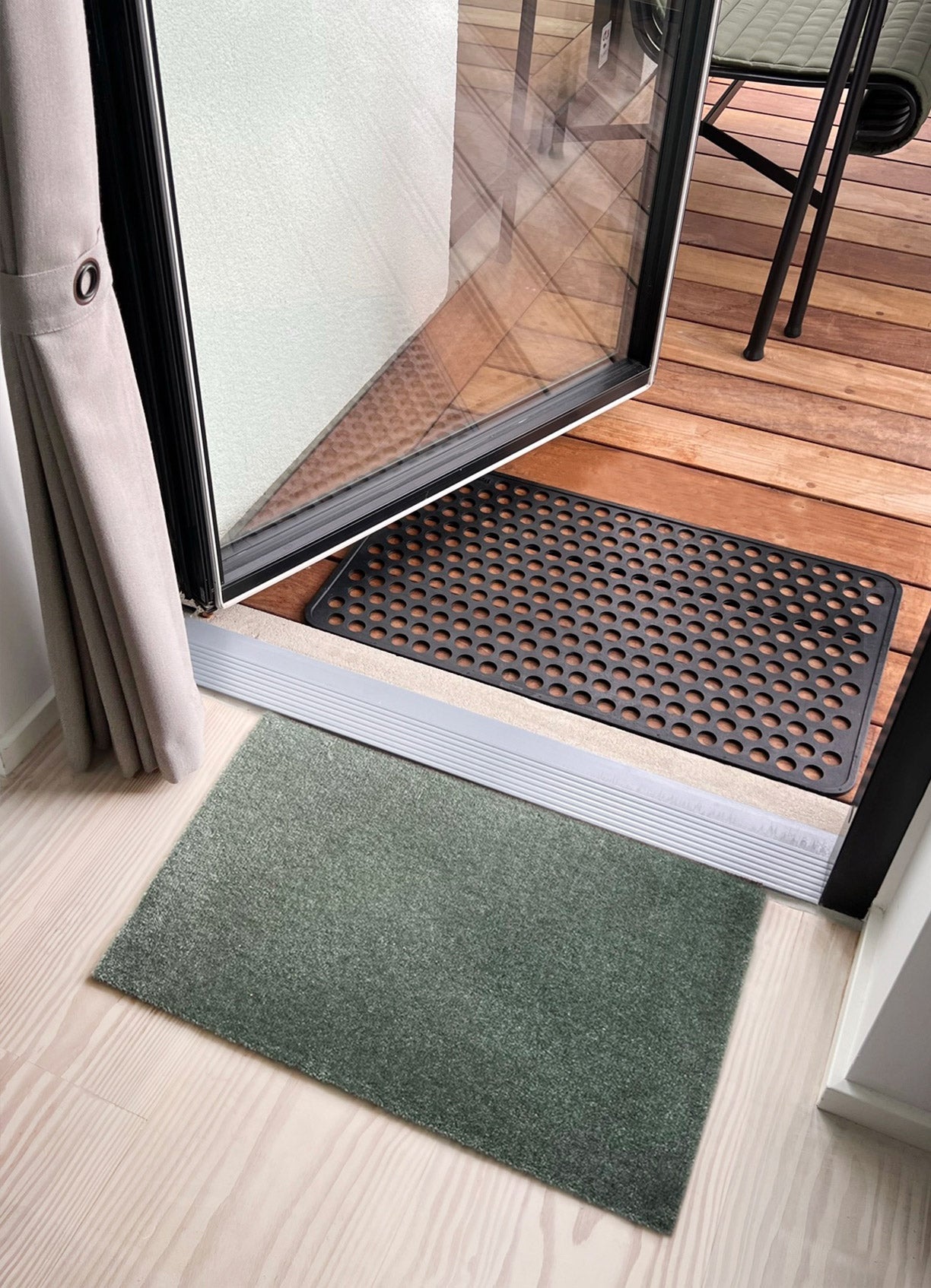 GULVMÅTTE 40 x 60 cm - UNI COLOR/DUSTY GREEN - Tica Copenhagen - DesignGaragen.dk