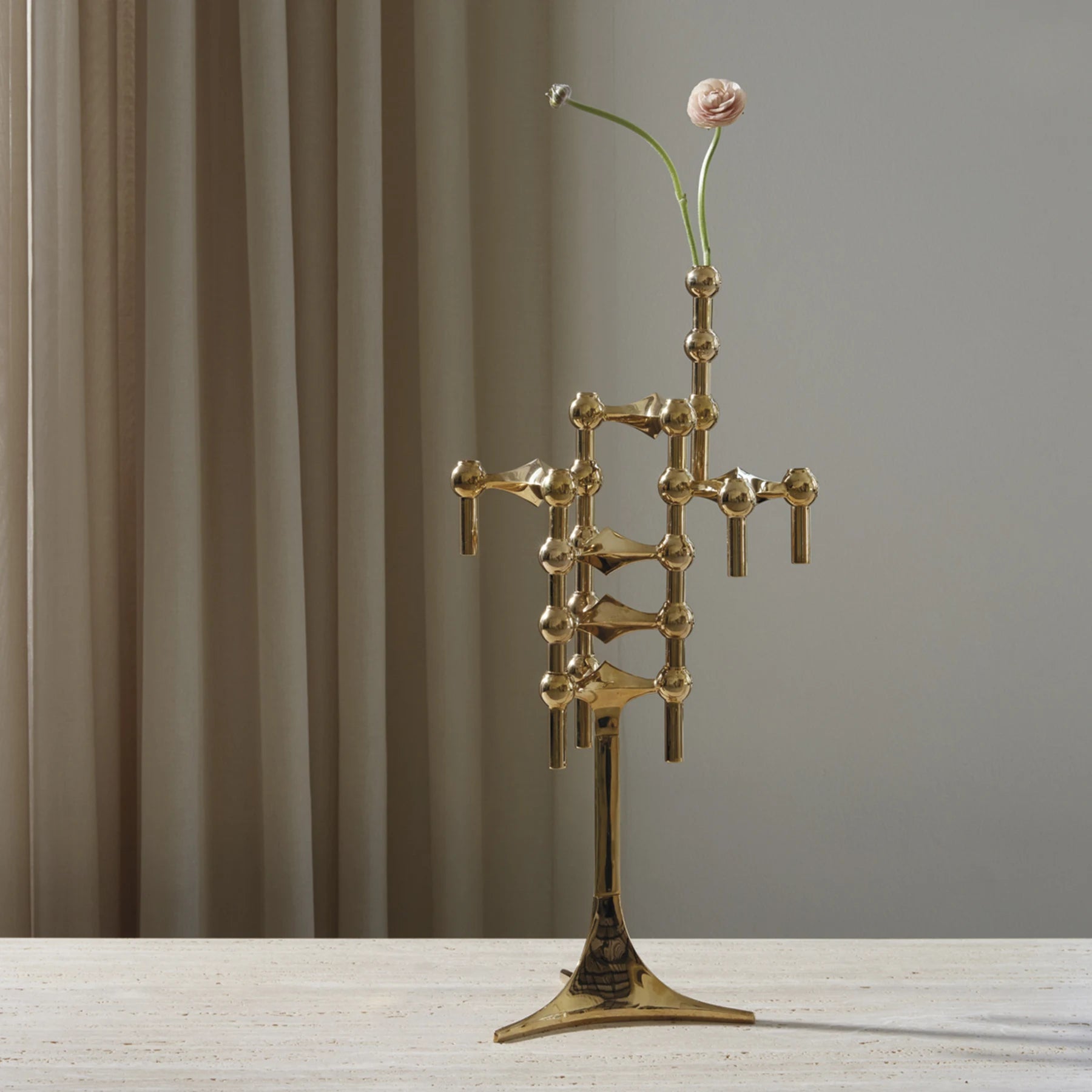 STOFF Nagel Vase, massiv messing - STOFF - DesignGaragen.dk