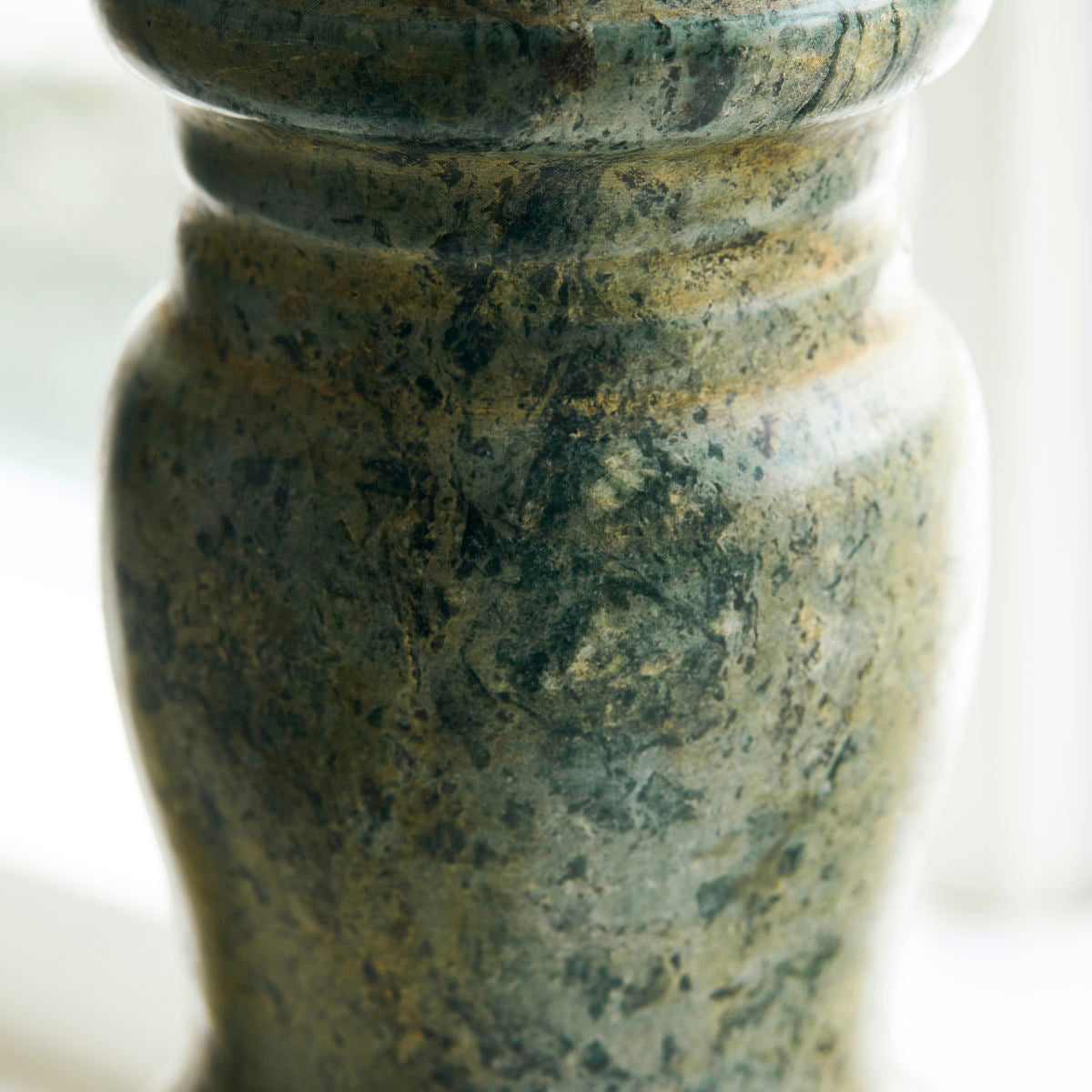 House Doctor - Kynttilänjalka, Gima, Vihreä - P: 10 cm, leveys: 10 cm, K: 23 cm