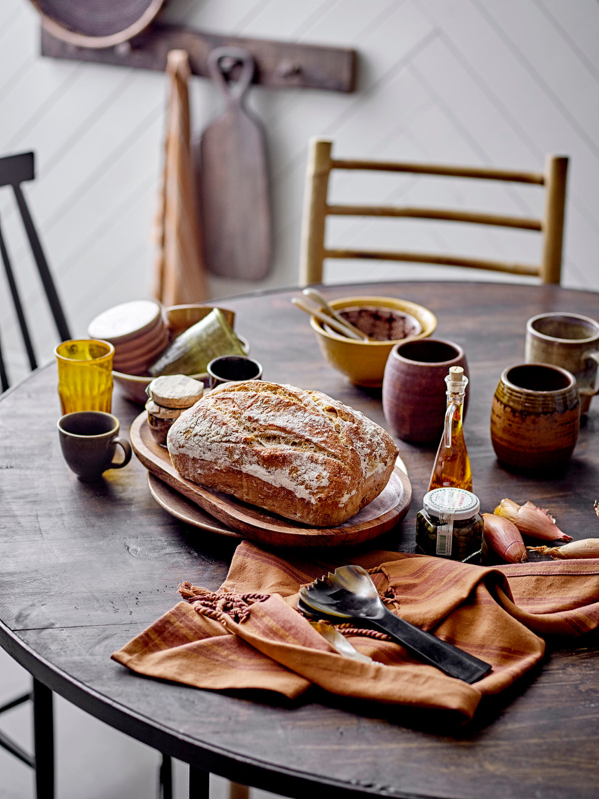 Luova kokoelma Saben tarjoiluastia, ruskea, mango