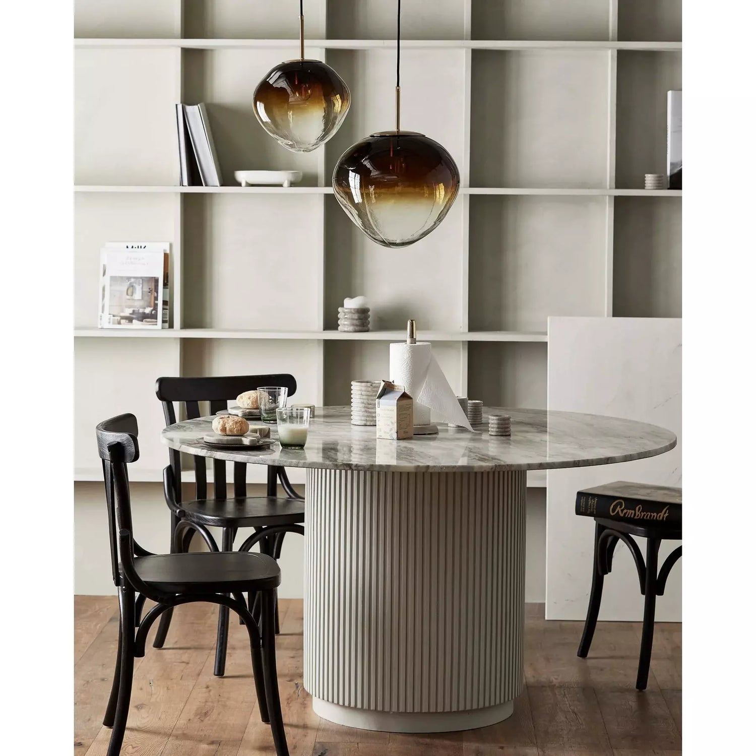 Erie pyöreä ruokapöytä puu ja marmori - Ø140 cm - raaka valkoinen, ruskea, beige