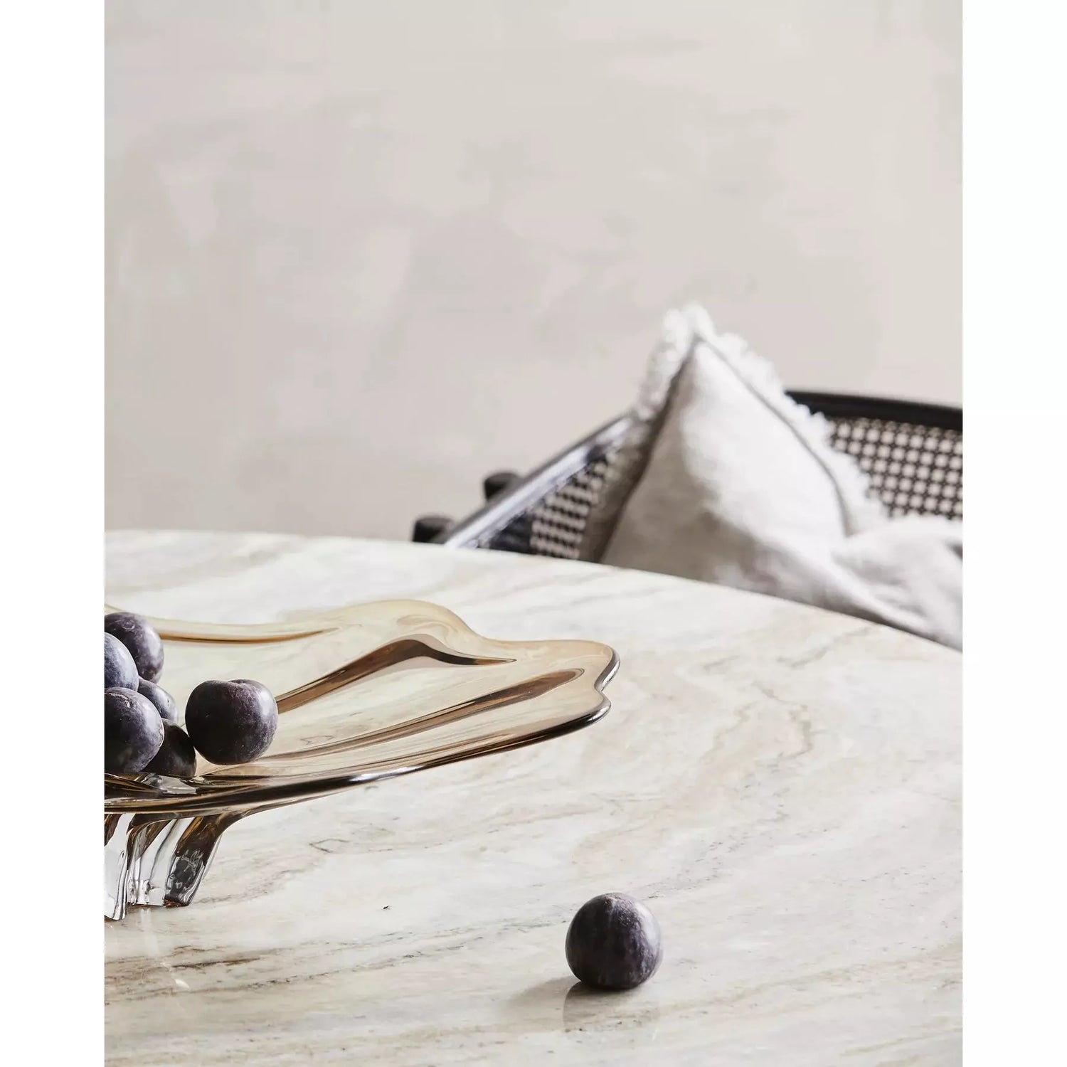 Erie pyöreä ruokapöytä puu ja marmori - Ø140 cm - raaka valkoinen, ruskea, beige