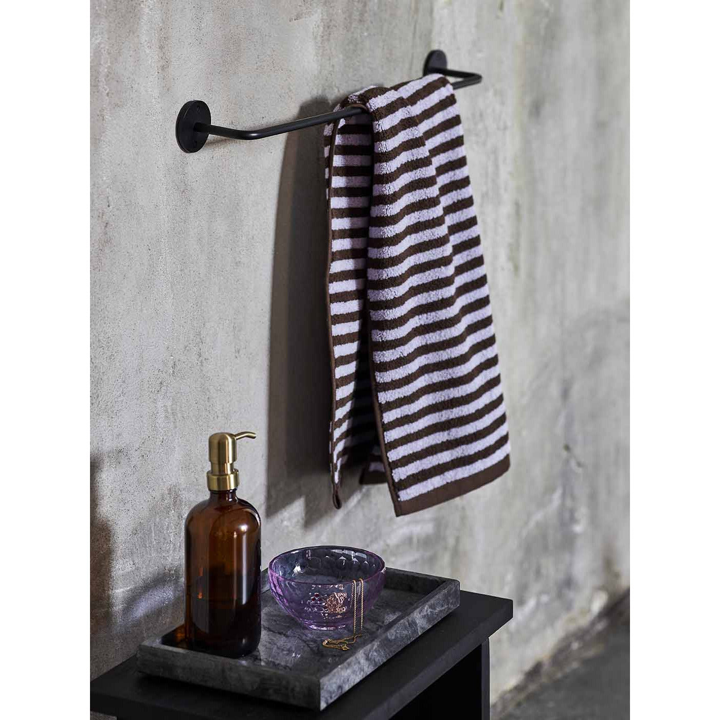 WALL håndklædeholder sort - 60x7 cm - MOUD HOME - DesignGaragen.dk