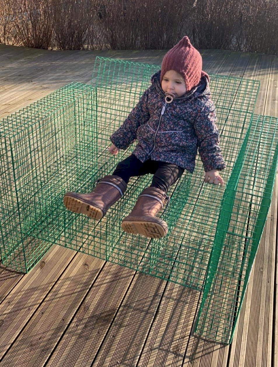 Kalager Design Wire Loungechair, signaali vihreä