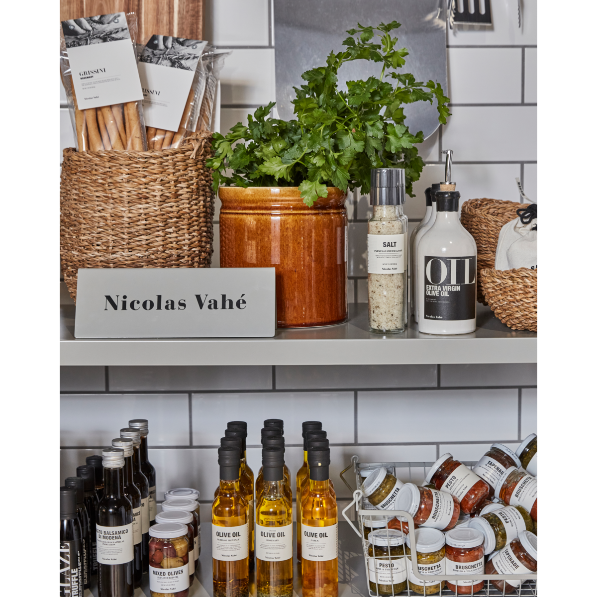 Pose eronnut, NVA -merkki - teline, harmaa