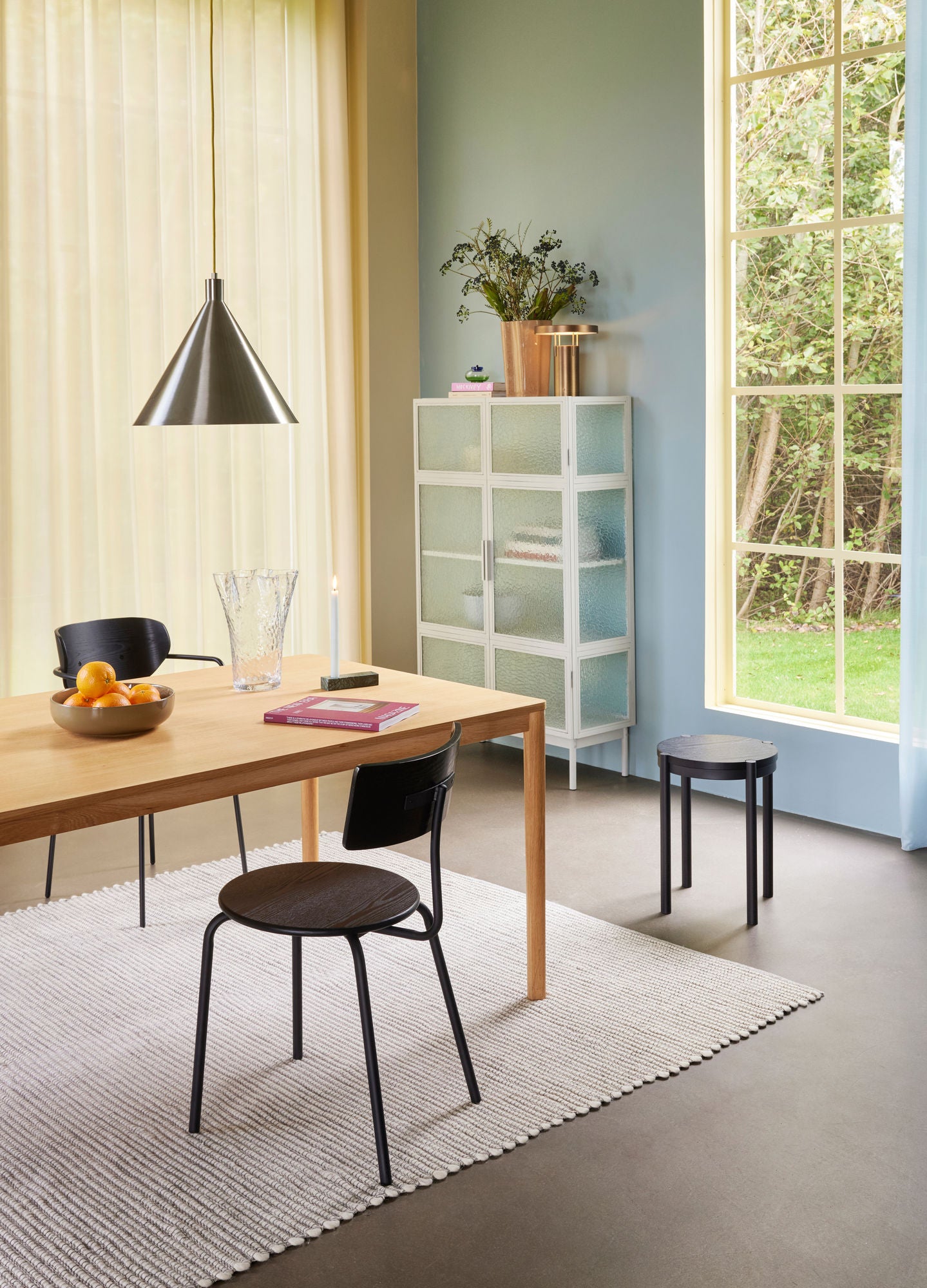 Hübsch koi ruokasali tuoli musta