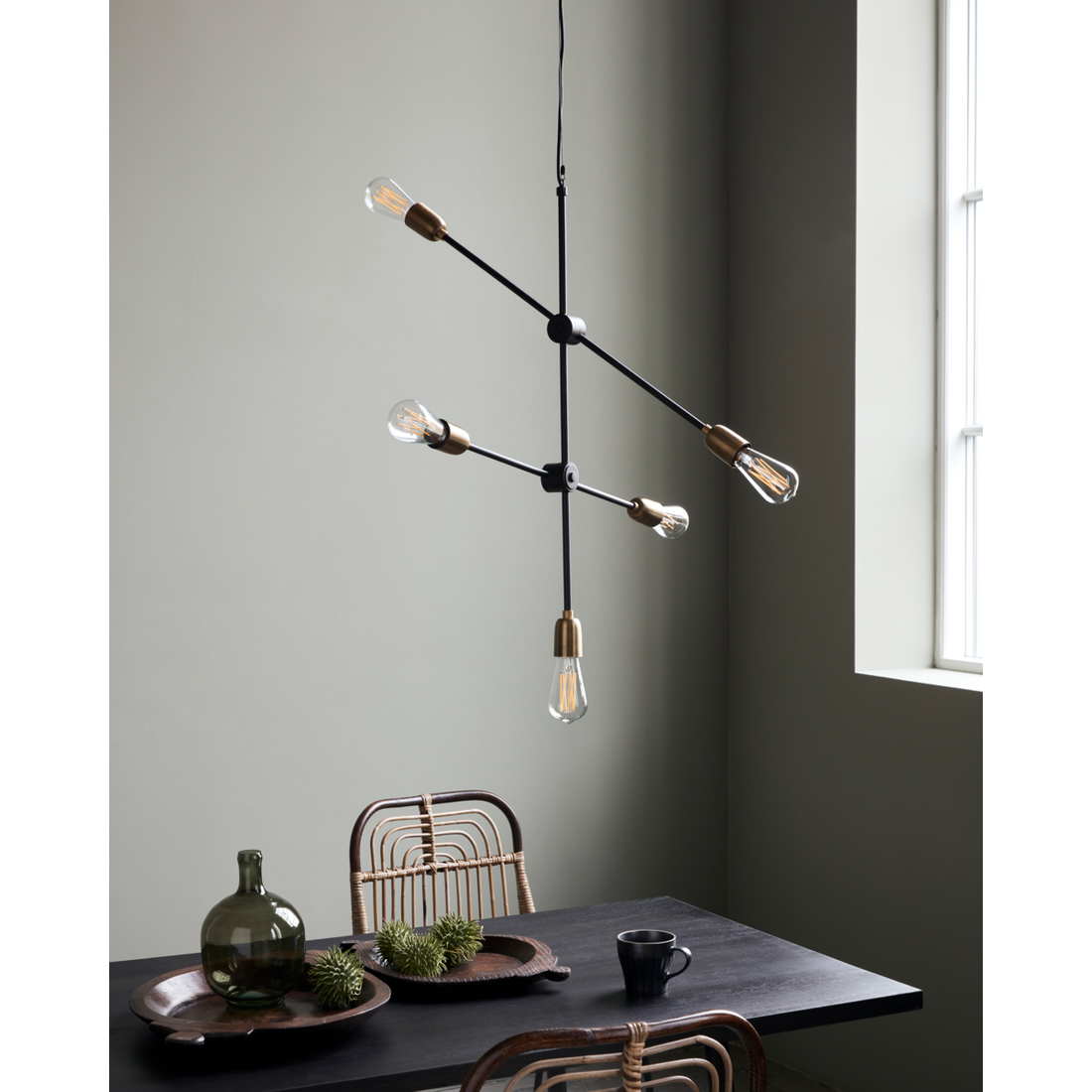 Lamppu, hdmolekulaarinen, musta; messinki