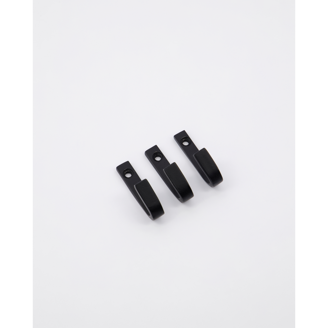 Koukku, hdbath, musta b: 1 cm, h: 5 cm