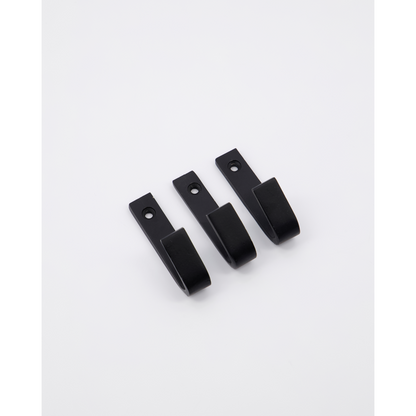 Koukku, hdbath, musta b: 1 cm, h: 7 cm