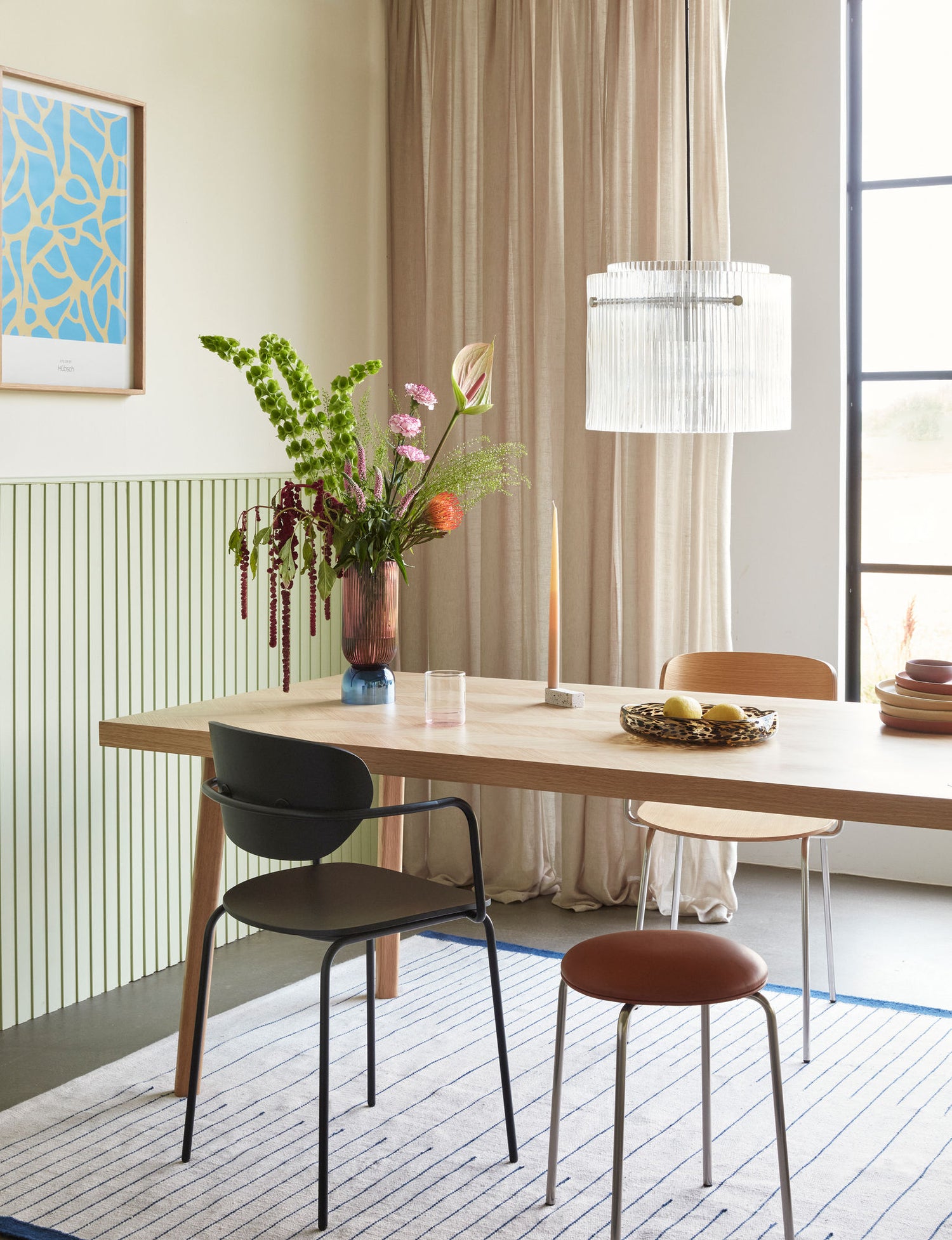 Hübsch Herringbone ruokapöytä suuri luonnonmukainen