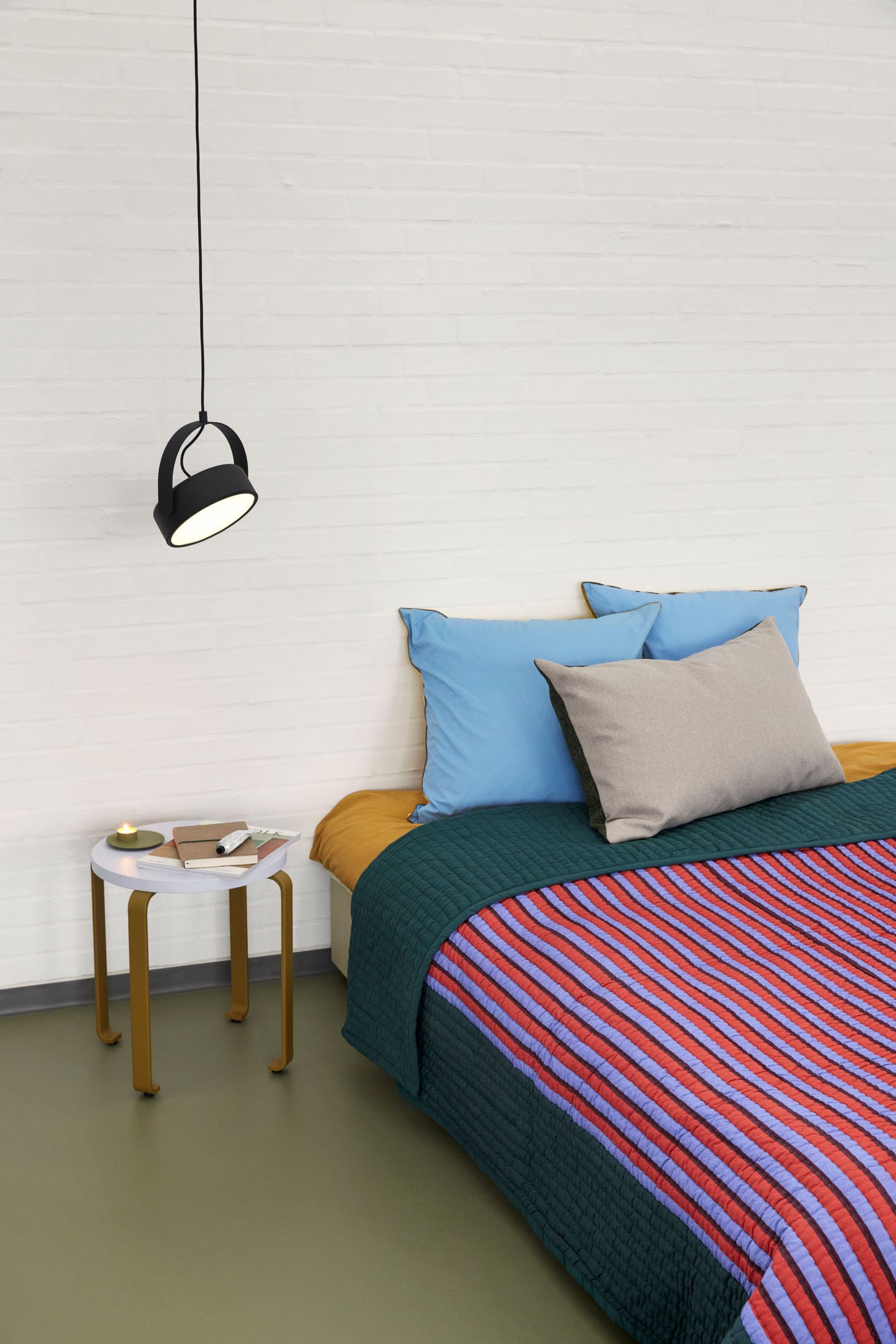 Hübsch Stage -riipus musta