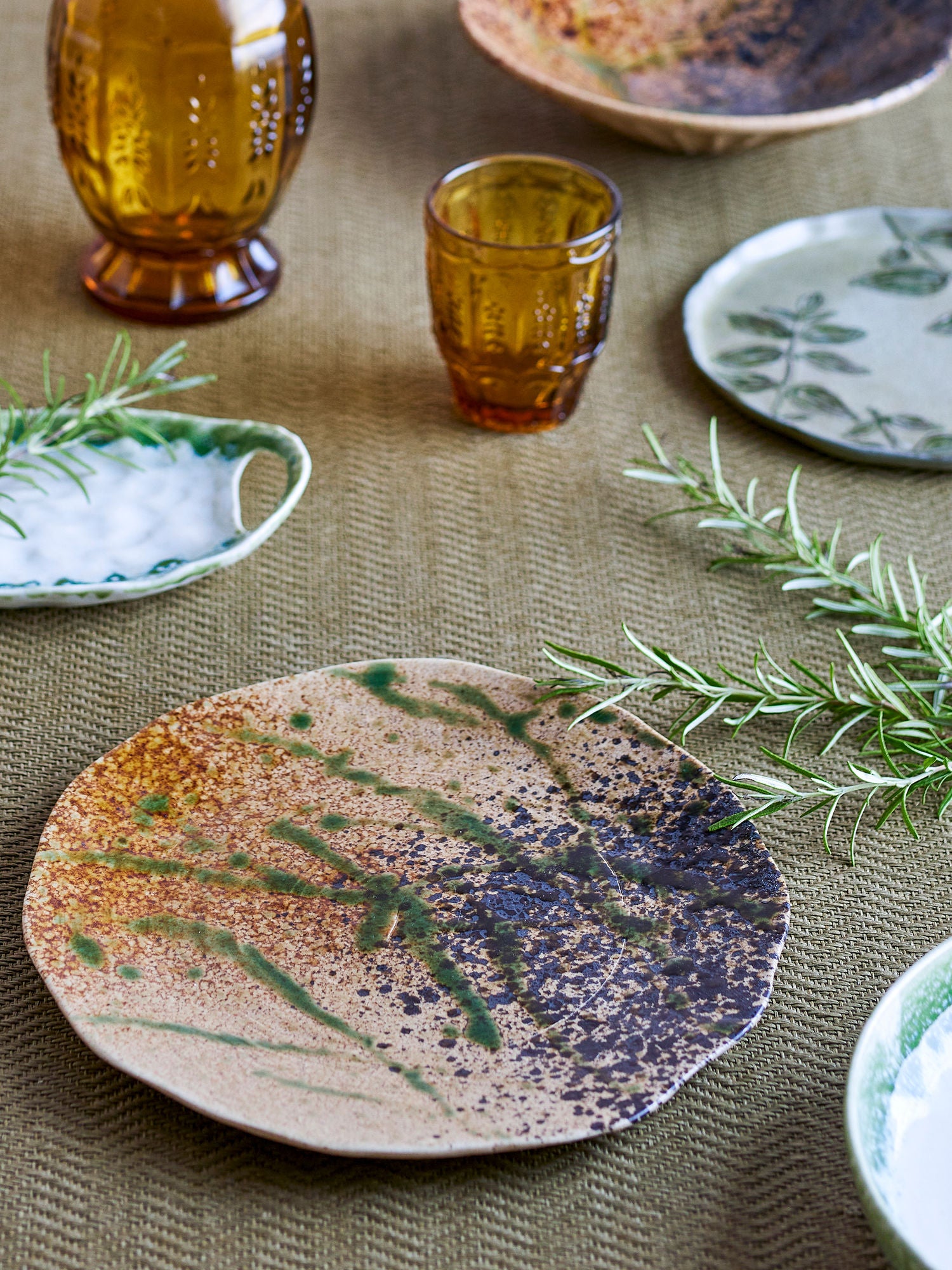 Luova kokoelma Larken Plate, Musta, Stoneward