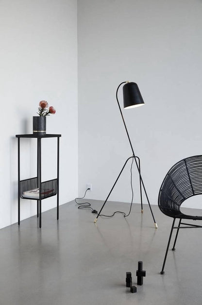 Hübsch -lattiavalaisin - 55 x 55 cm x H156 cm - musta ja messinki