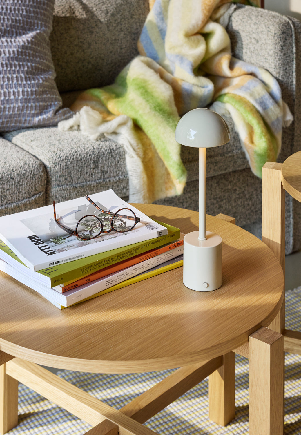 Neljä sohvapöytä Natural (2 kpl sarja) - ø68xh42cm, ø48xh55cm