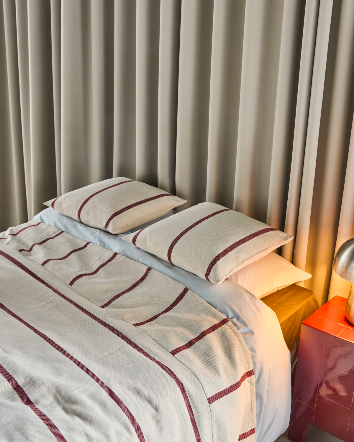 Tyynynpäällinen, HDNula, luonnonvalkoinen; Ruskea