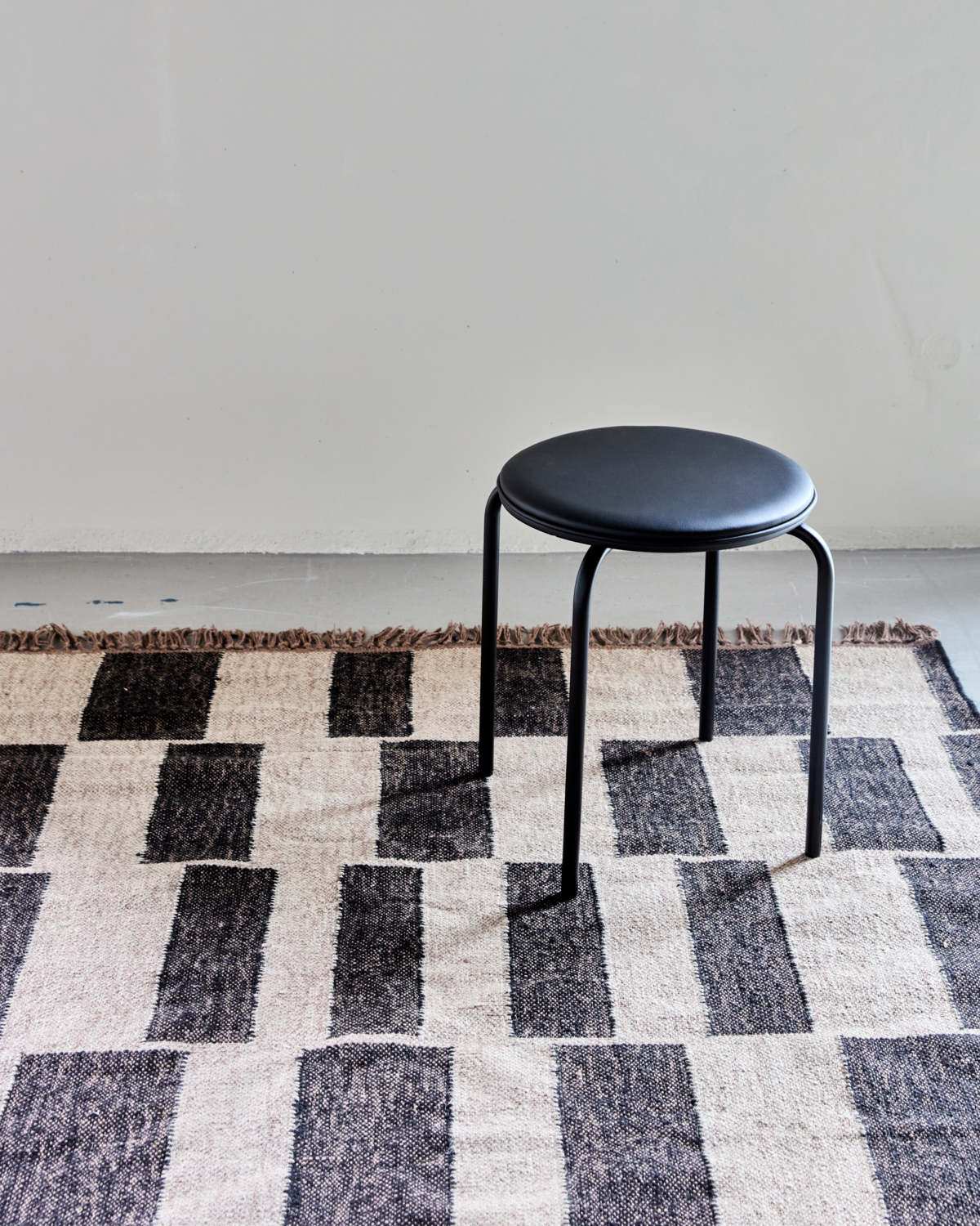 Jakkara, HDPova, musta