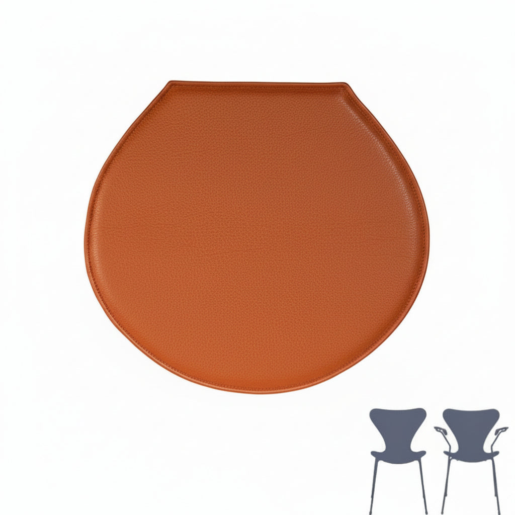 Ylellinen tyyny A.J. Seitsemän (3107 + 3207) - konjakkinahkaa