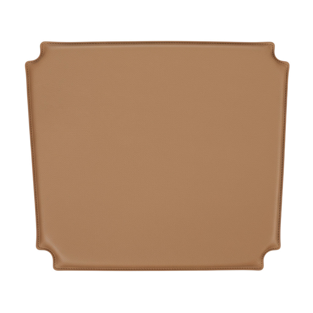 Tyyny Hans J. Wegner CH26 -tuolille - hiekkavärinen nahka