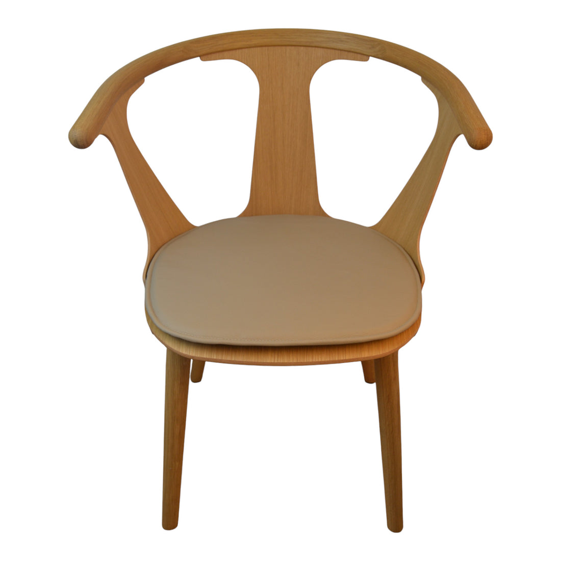 Ylellinen tyyny ja perinteitä SK1 tuolin välillä - hiekkavärinen nahka