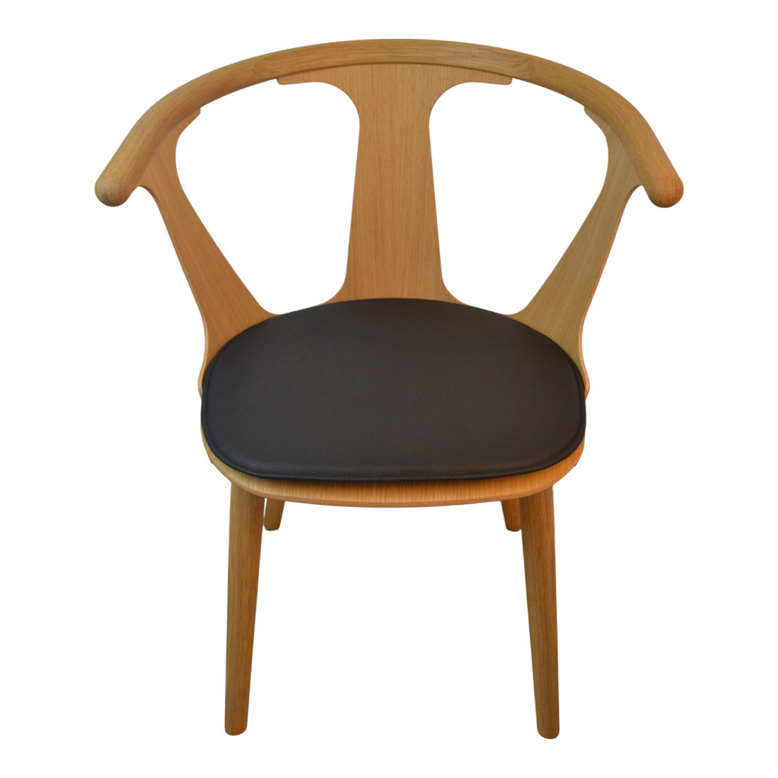 Ylellinen tyyny ja perinteitä sk1 tuolin välillä - musta nahka