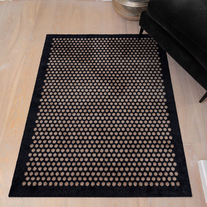 GULVMÅTTE 90 x 130 CM - DOT/BLACK SAND - Tica Copenhagen - DesignGaragen.dk